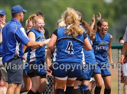 Thumbnail 2 in Hoosick Falls v. Gananda (NYSPHSAA Class C Semifinal) photogallery.