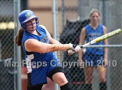 Thumbnail 2 in Hoosick Falls v. Gananda (NYSPHSAA Class C Semifinal) photogallery.