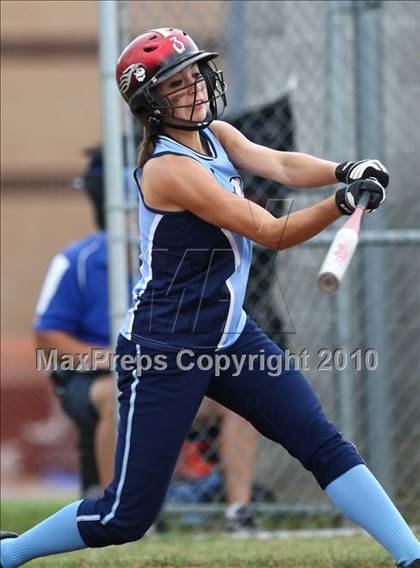 Thumbnail 3 in Hoosick Falls v. Gananda (NYSPHSAA Class C Semifinal) photogallery.