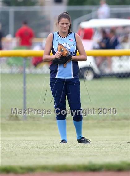 Thumbnail 2 in Hoosick Falls v. Gananda (NYSPHSAA Class C Semifinal) photogallery.