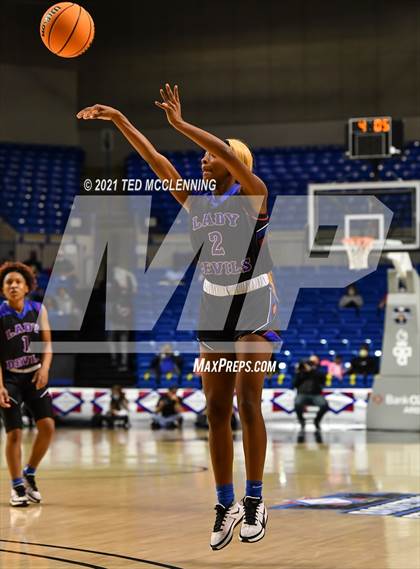 Thumbnail 1 in Jonesboro vs. West Memphis (AAA 5A Final) photogallery.