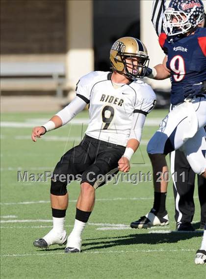 Thumbnail 3 in Ryan vs. Rider (4A Division 1 Region 1 Quarterfinals) photogallery.