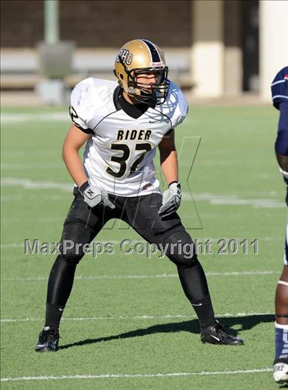 Thumbnail 2 in Ryan vs. Rider (4A Division 1 Region 1 Quarterfinals) photogallery.