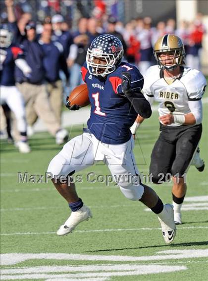 Thumbnail 2 in Ryan vs. Rider (4A Division 1 Region 1 Quarterfinals) photogallery.