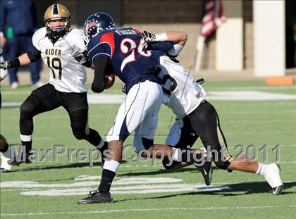 Thumbnail 3 in Ryan vs. Rider (4A Division 1 Region 1 Quarterfinals) photogallery.
