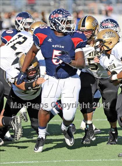 Thumbnail 3 in Ryan vs. Rider (4A Division 1 Region 1 Quarterfinals) photogallery.