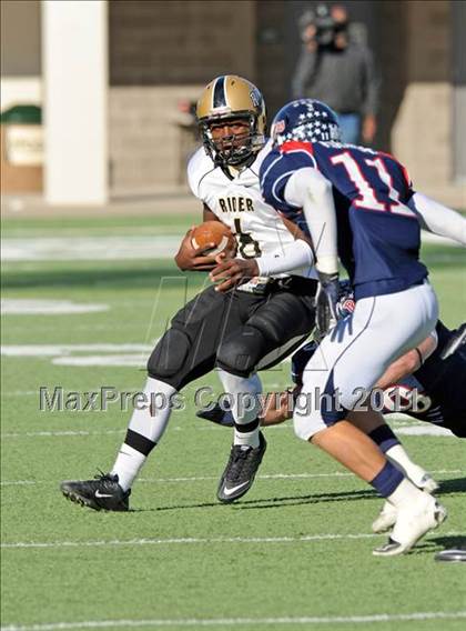 Thumbnail 3 in Ryan vs. Rider (4A Division 1 Region 1 Quarterfinals) photogallery.