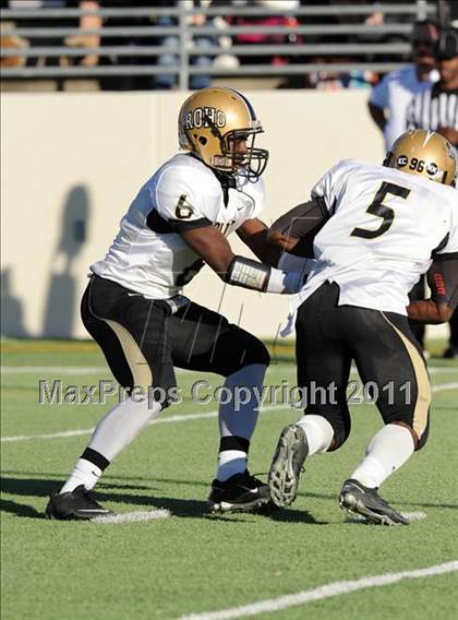 Thumbnail 3 in Ryan vs. Rider (4A Division 1 Region 1 Quarterfinals) photogallery.