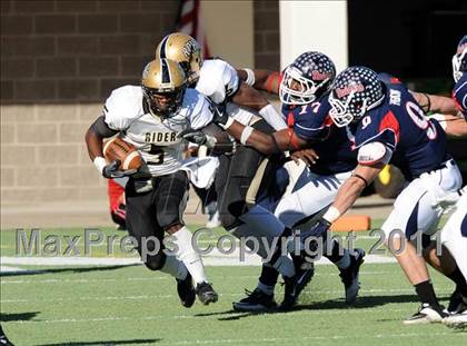 Thumbnail 3 in Ryan vs. Rider (4A Division 1 Region 1 Quarterfinals) photogallery.