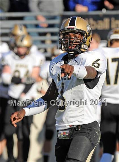 Thumbnail 3 in Ryan vs. Rider (4A Division 1 Region 1 Quarterfinals) photogallery.