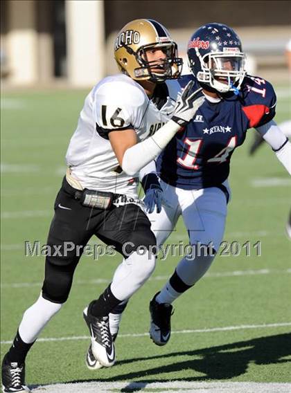 Thumbnail 2 in Ryan vs. Rider (4A Division 1 Region 1 Quarterfinals) photogallery.