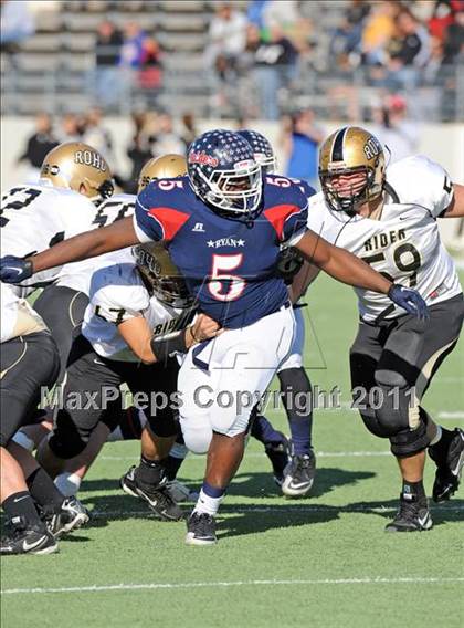 Thumbnail 2 in Ryan vs. Rider (4A Division 1 Region 1 Quarterfinals) photogallery.