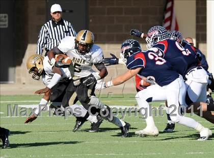 Thumbnail 2 in Ryan vs. Rider (4A Division 1 Region 1 Quarterfinals) photogallery.