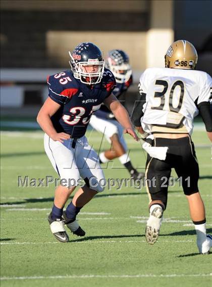 Thumbnail 3 in Ryan vs. Rider (4A Division 1 Region 1 Quarterfinals) photogallery.