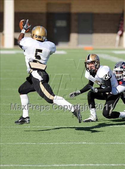 Thumbnail 2 in Ryan vs. Rider (4A Division 1 Region 1 Quarterfinals) photogallery.