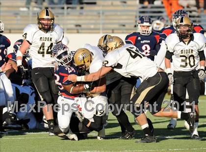 Thumbnail 3 in Ryan vs. Rider (4A Division 1 Region 1 Quarterfinals) photogallery.