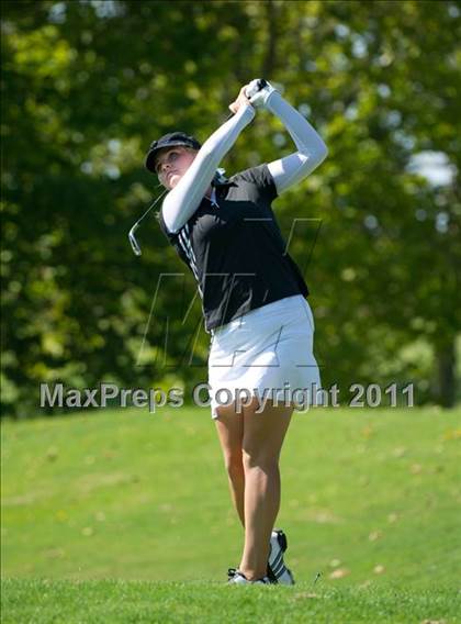 Thumbnail 2 in Pirate Golf Invitational photogallery.