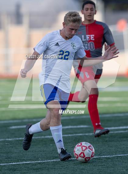 Thumbnail 3 in Lee [Robert E.] vs Clemens (UIL 6A Region 4 Quarterfinal) photogallery.