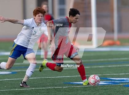 Thumbnail 3 in Lee [Robert E.] vs Clemens (UIL 6A Region 4 Quarterfinal) photogallery.