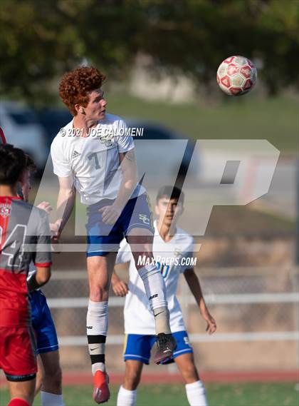 Thumbnail 3 in Lee [Robert E.] vs Clemens (UIL 6A Region 4 Quarterfinal) photogallery.