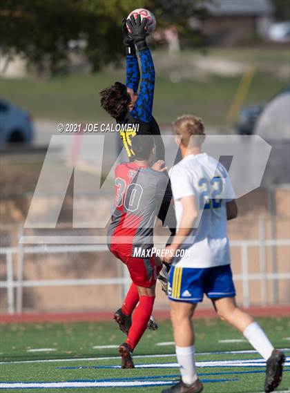 Thumbnail 1 in Lee [Robert E.] vs Clemens (UIL 6A Region 4 Quarterfinal) photogallery.