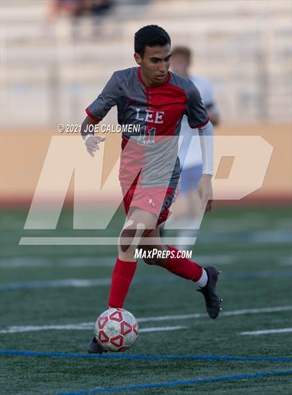 Thumbnail 1 in Lee [Robert E.] vs Clemens (UIL 6A Region 4 Quarterfinal) photogallery.