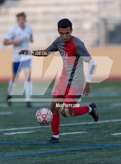 Thumbnail 2 in Lee [Robert E.] vs Clemens (UIL 6A Region 4 Quarterfinal) photogallery.