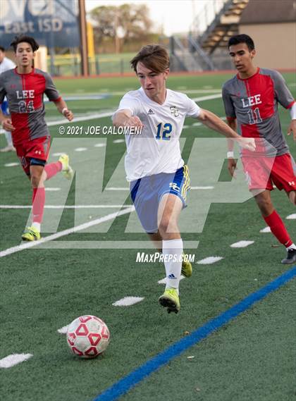 Thumbnail 1 in Lee [Robert E.] vs Clemens (UIL 6A Region 4 Quarterfinal) photogallery.