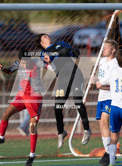 Thumbnail 1 in Lee [Robert E.] vs Clemens (UIL 6A Region 4 Quarterfinal) photogallery.