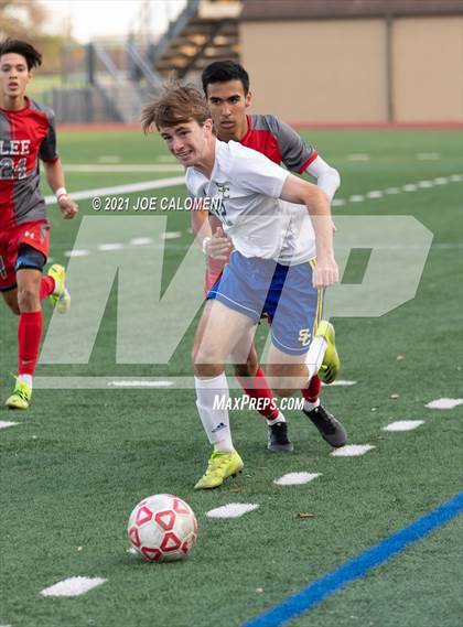 Thumbnail 2 in Lee [Robert E.] vs Clemens (UIL 6A Region 4 Quarterfinal) photogallery.
