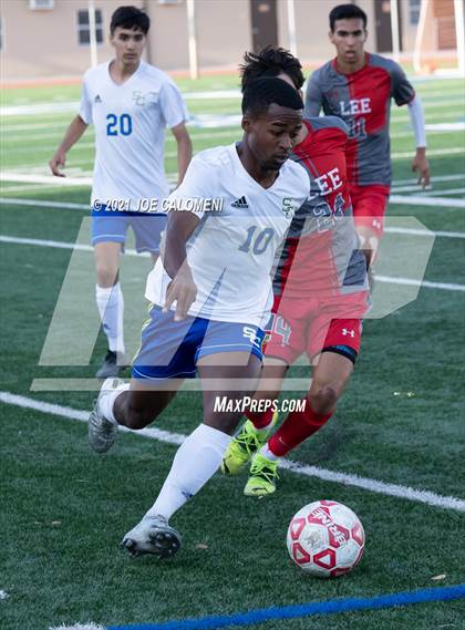 Thumbnail 1 in Lee [Robert E.] vs Clemens (UIL 6A Region 4 Quarterfinal) photogallery.