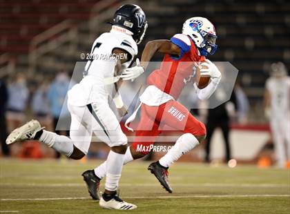 Thumbnail 2 in Valor Christian vs. Cherry Creek (CHSAA 5A Championship) photogallery.