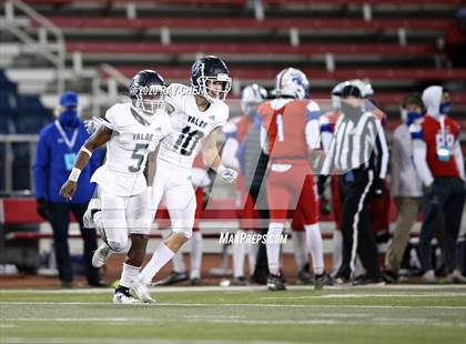 Thumbnail 3 in Valor Christian vs. Cherry Creek (CHSAA 5A Championship) photogallery.