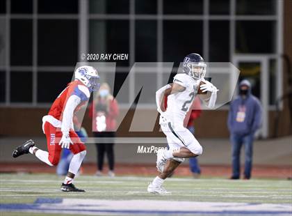 Thumbnail 2 in Valor Christian vs. Cherry Creek (CHSAA 5A Championship) photogallery.