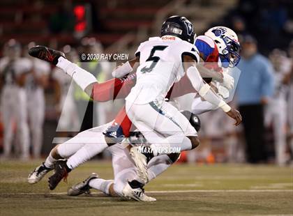 Thumbnail 2 in Valor Christian vs. Cherry Creek (CHSAA 5A Championship) photogallery.
