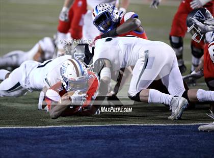 Thumbnail 2 in Valor Christian vs. Cherry Creek (CHSAA 5A Championship) photogallery.