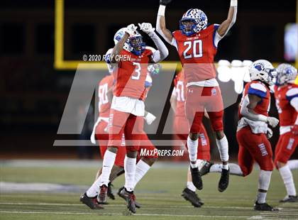 Thumbnail 2 in Valor Christian vs. Cherry Creek (CHSAA 5A Championship) photogallery.