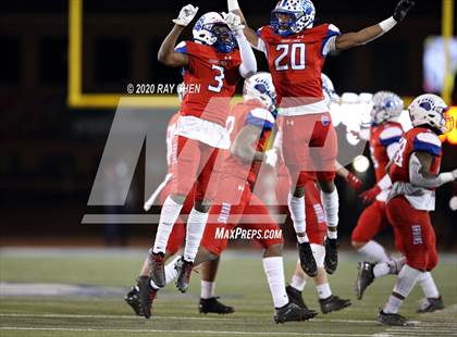 Thumbnail 3 in Valor Christian vs. Cherry Creek (CHSAA 5A Championship) photogallery.