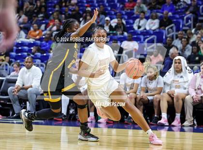 Thumbnail 1 in South Grand Prairie vs. Brennan (UIL 6A Basketball Semifinal) photogallery.