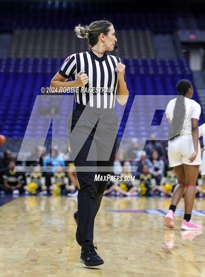 Thumbnail 3 in South Grand Prairie vs. Brennan (UIL 6A Basketball Semifinal) photogallery.