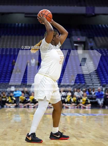 Thumbnail 3 in South Grand Prairie vs. Brennan (UIL 6A Basketball Semifinal) photogallery.