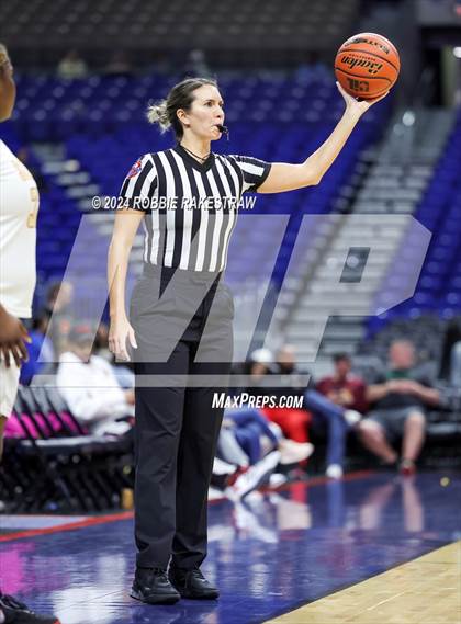 Thumbnail 3 in South Grand Prairie vs. Brennan (UIL 6A Basketball Semifinal) photogallery.