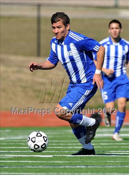 Thumbnail 2 in Turner [R. L.] vs Beaumont Central (Lobo Winter Invitational) photogallery.