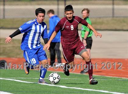 Thumbnail 3 in Turner [R. L.] vs Beaumont Central (Lobo Winter Invitational) photogallery.