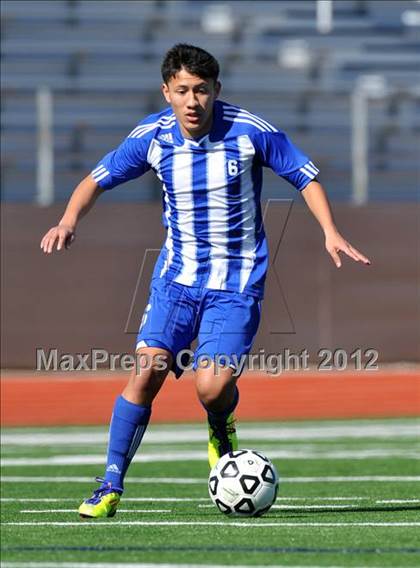 Thumbnail 1 in Turner [R. L.] vs Beaumont Central (Lobo Winter Invitational) photogallery.