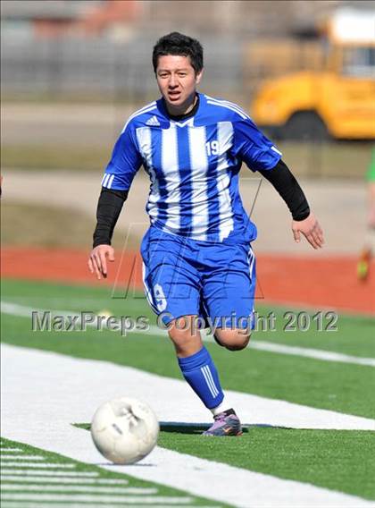 Thumbnail 2 in Turner [R. L.] vs Beaumont Central (Lobo Winter Invitational) photogallery.