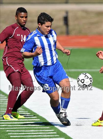 Thumbnail 3 in Turner [R. L.] vs Beaumont Central (Lobo Winter Invitational) photogallery.