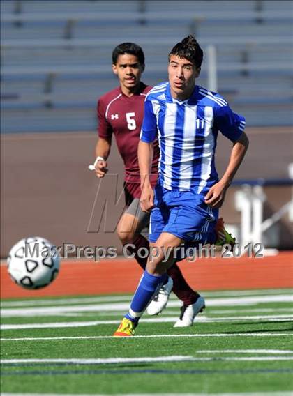 Thumbnail 3 in Turner [R. L.] vs Beaumont Central (Lobo Winter Invitational) photogallery.