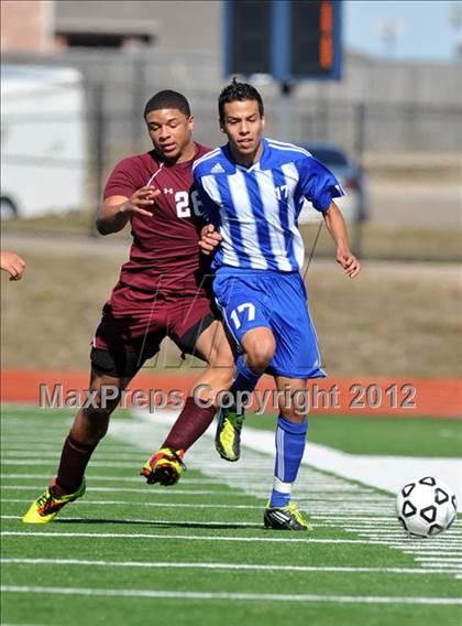 Thumbnail 3 in Turner [R. L.] vs Beaumont Central (Lobo Winter Invitational) photogallery.