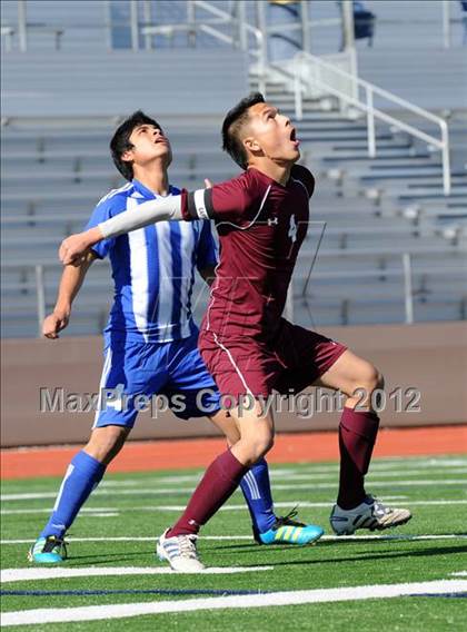 Thumbnail 1 in Turner [R. L.] vs Beaumont Central (Lobo Winter Invitational) photogallery.